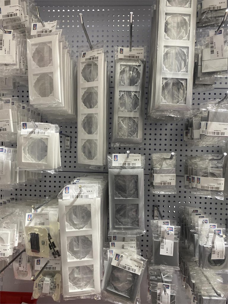 Foto 5 VARIOS MATERIAL ELÉCTRICO 