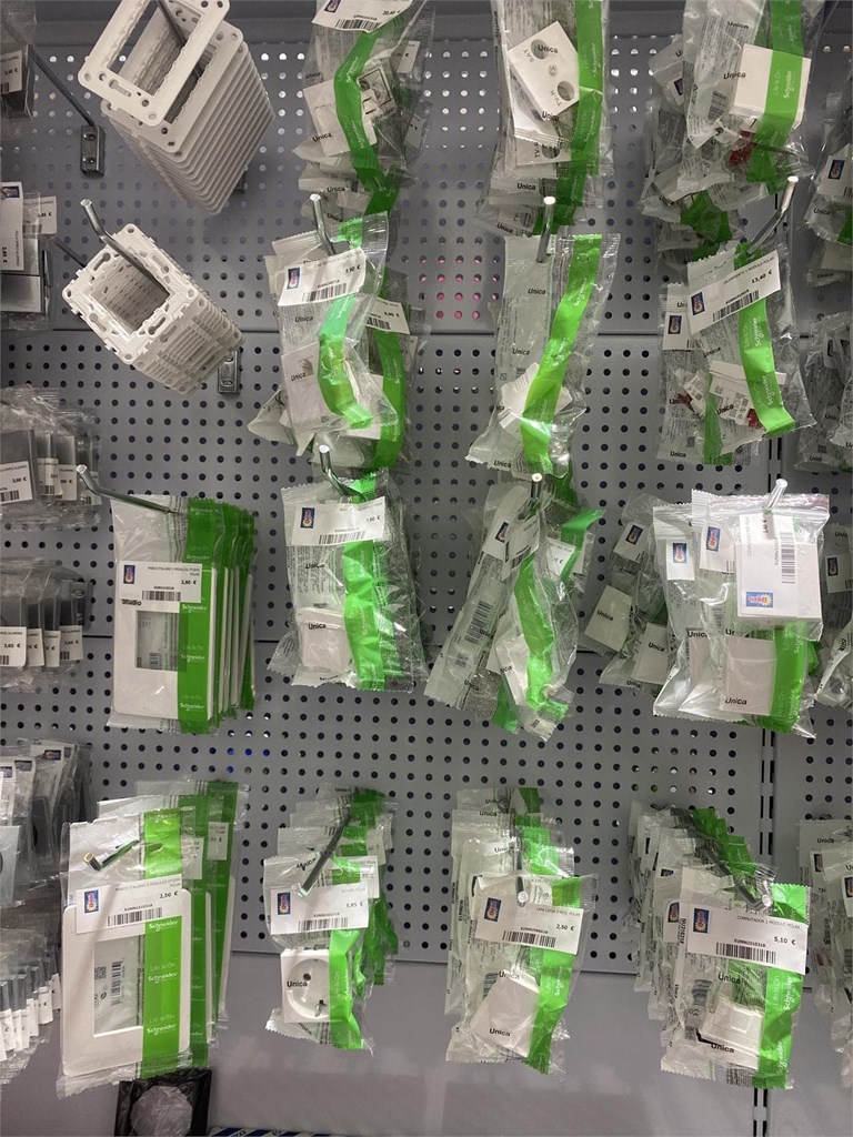 Foto 6 VARIOS MATERIAL ELÉCTRICO 